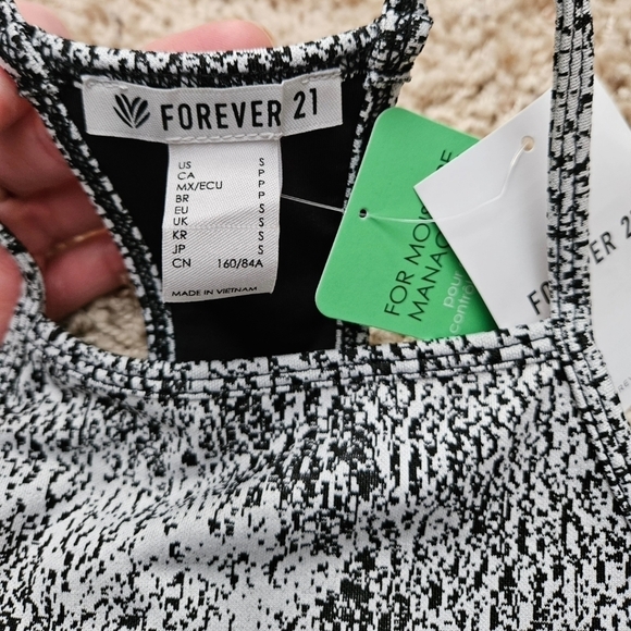 NWT Forever 21 Jacquard Sports Bra - small - Picture 4 of 6